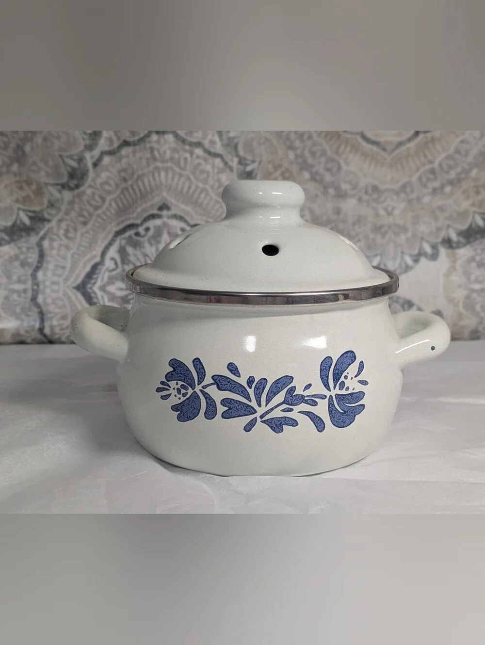 Pfaltzgraff YORKTOWNE Hard to Find Enamel Potpourri Warmer